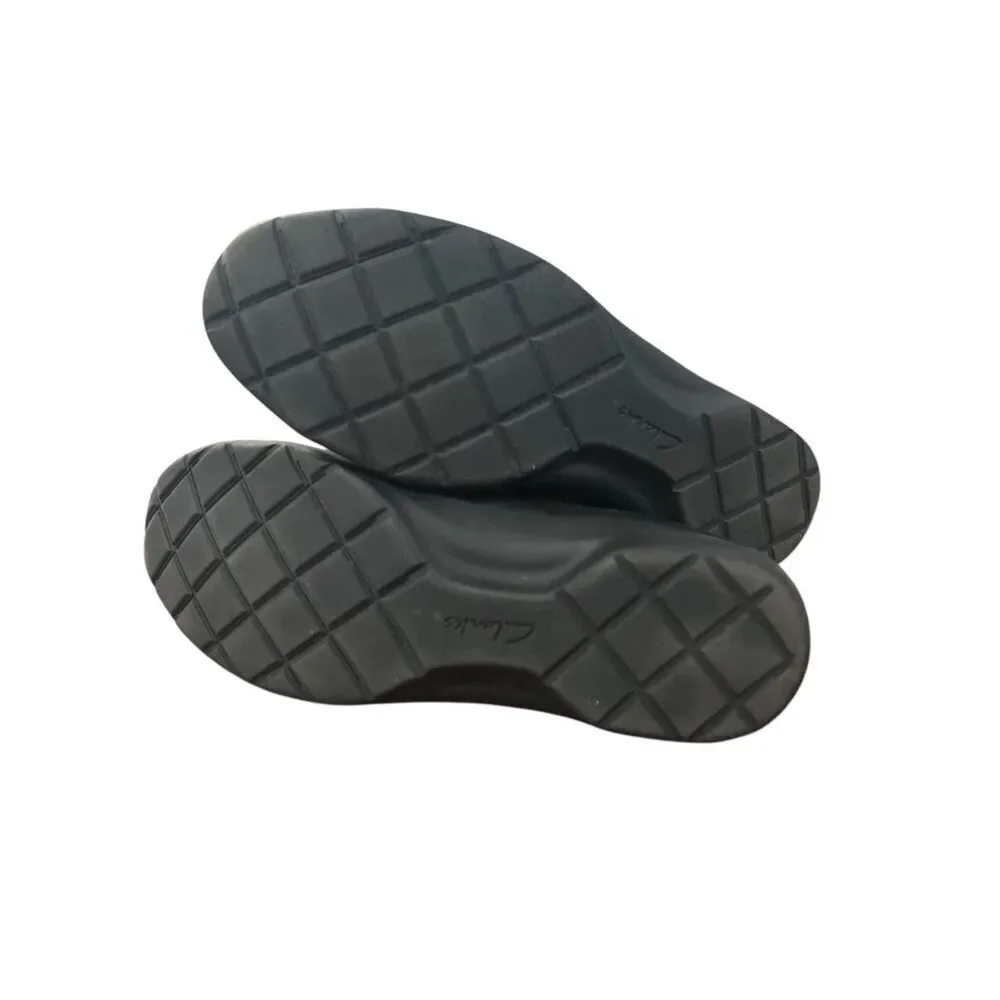 NWOB Clarks Collection Ultimate Comfort Black Flats. Size 8.5